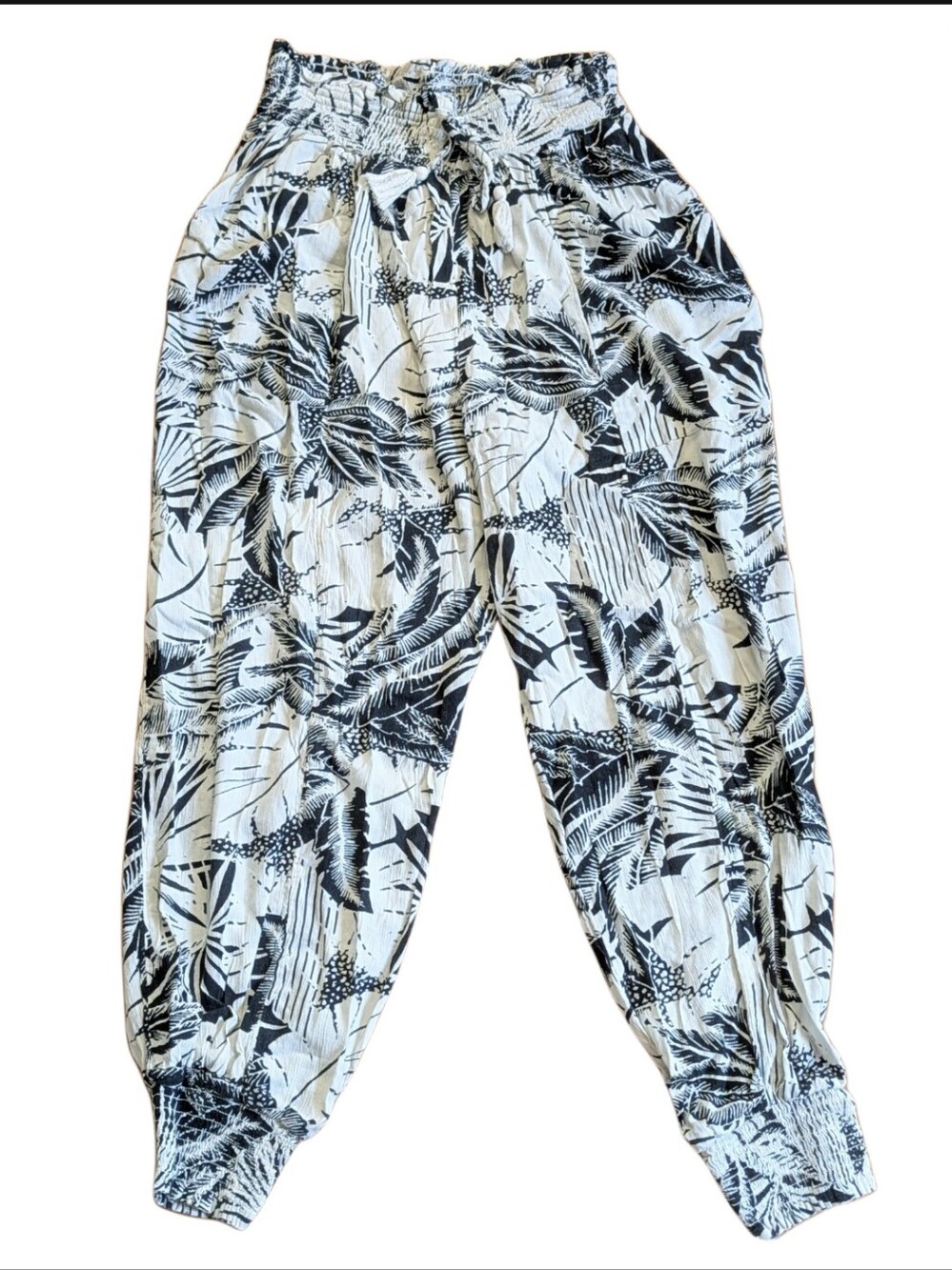 Aerie Resortwear High Rise Smocked Tropical Palm Print Cuffed Jogger Pants